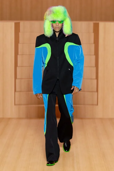 Look 24
